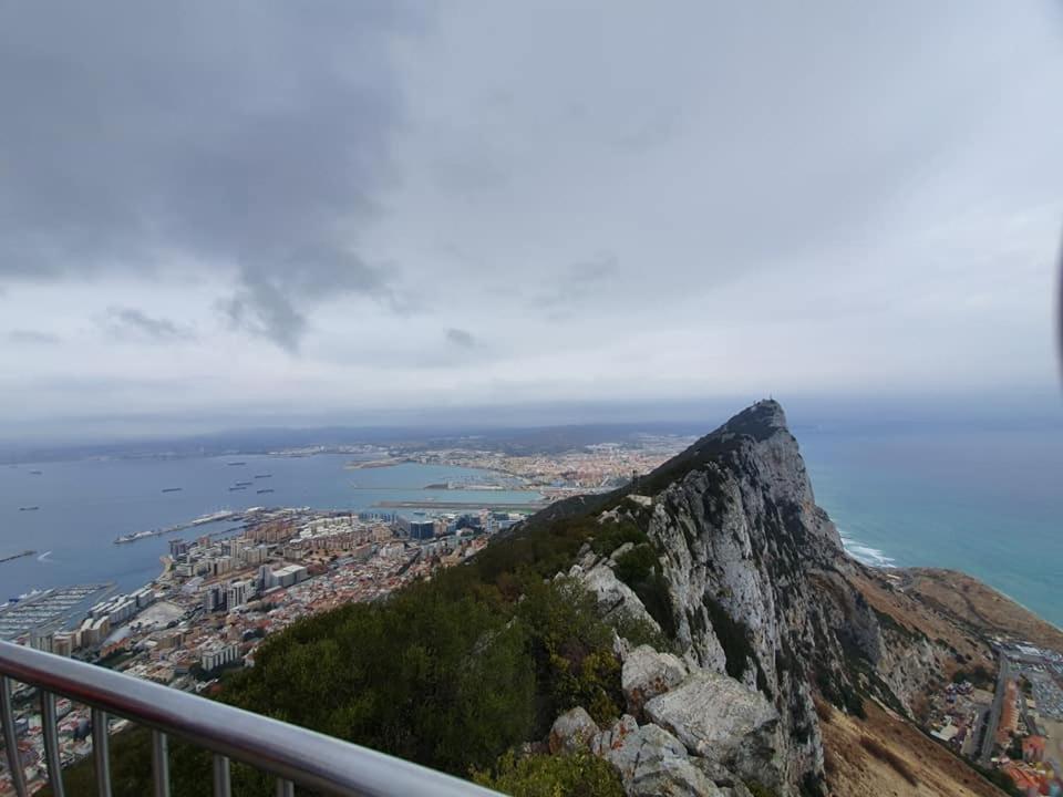 Beautiful Apartment In Duquesa Suites And Gardens Castillo de Sabinillas 外观 照片