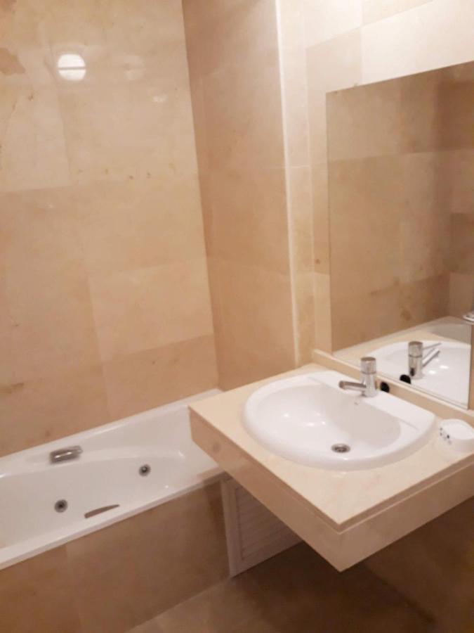 Beautiful Apartment In Duquesa Suites And Gardens Castillo de Sabinillas 外观 照片