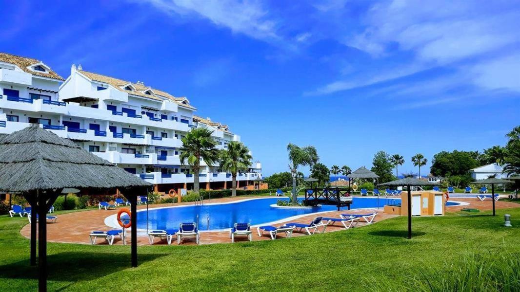 Beautiful Apartment In Duquesa Suites And Gardens Castillo de Sabinillas 外观 照片